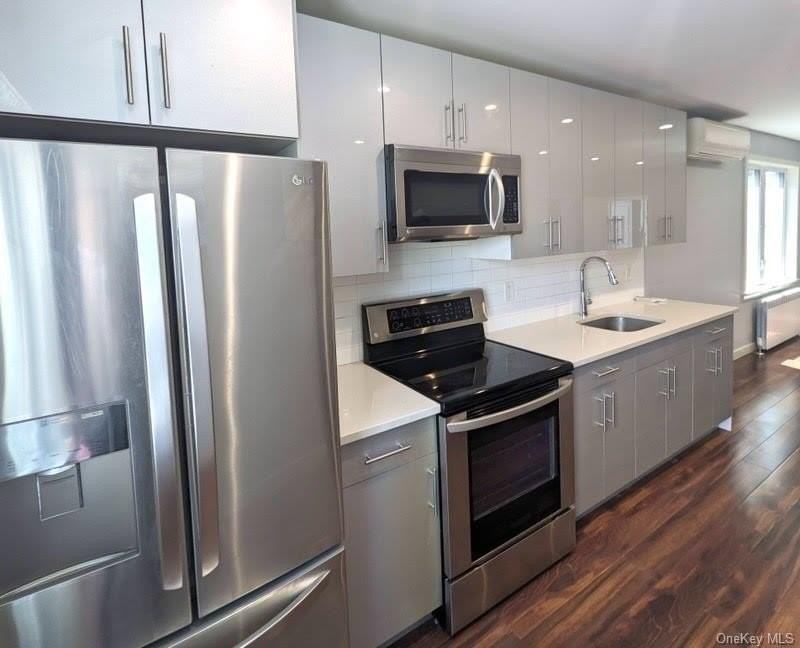 5809 61st St Unit 2 - Photo 4 of 8