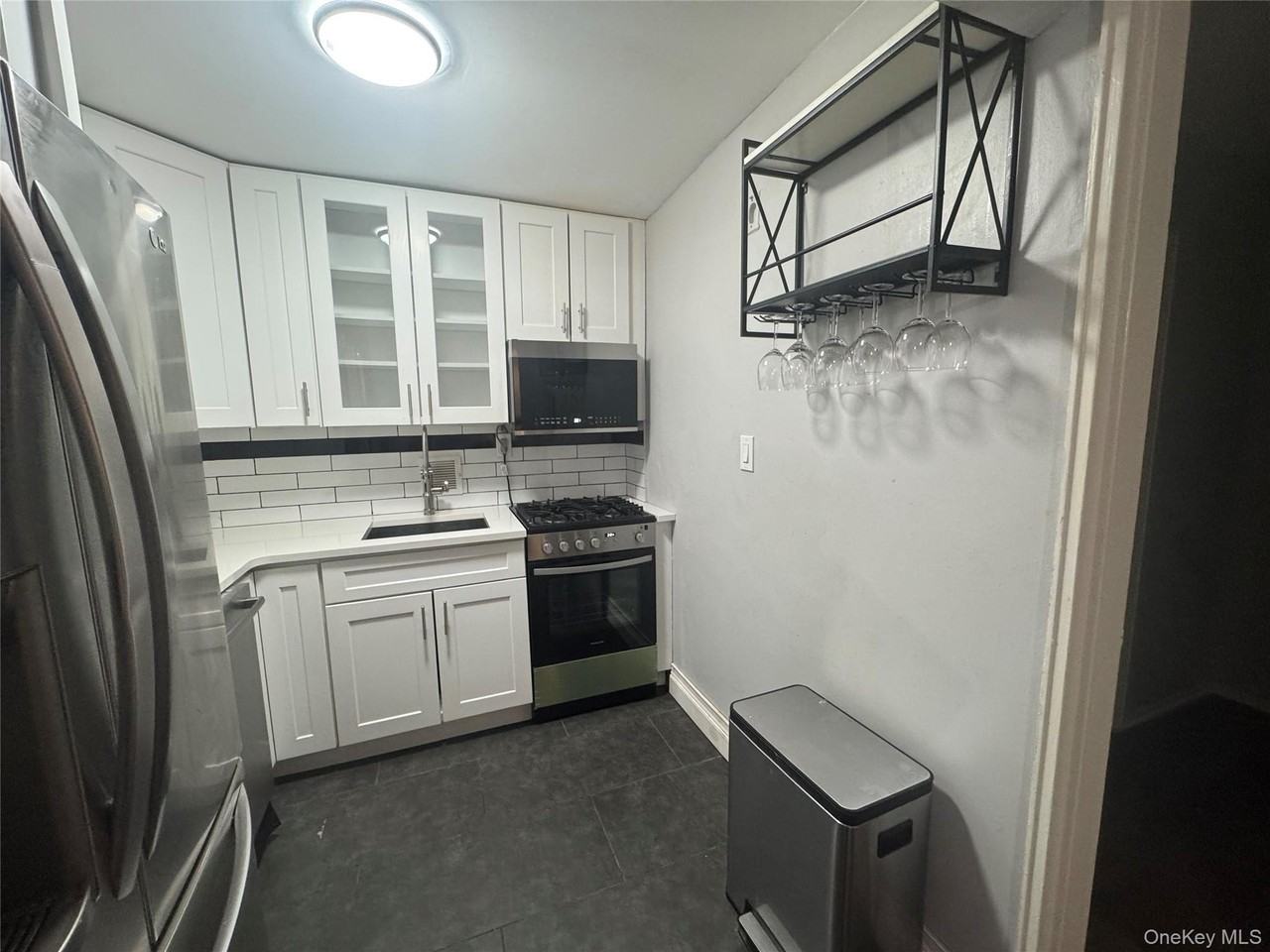 222 Smith St Apt 3b - Photo 4 of 15