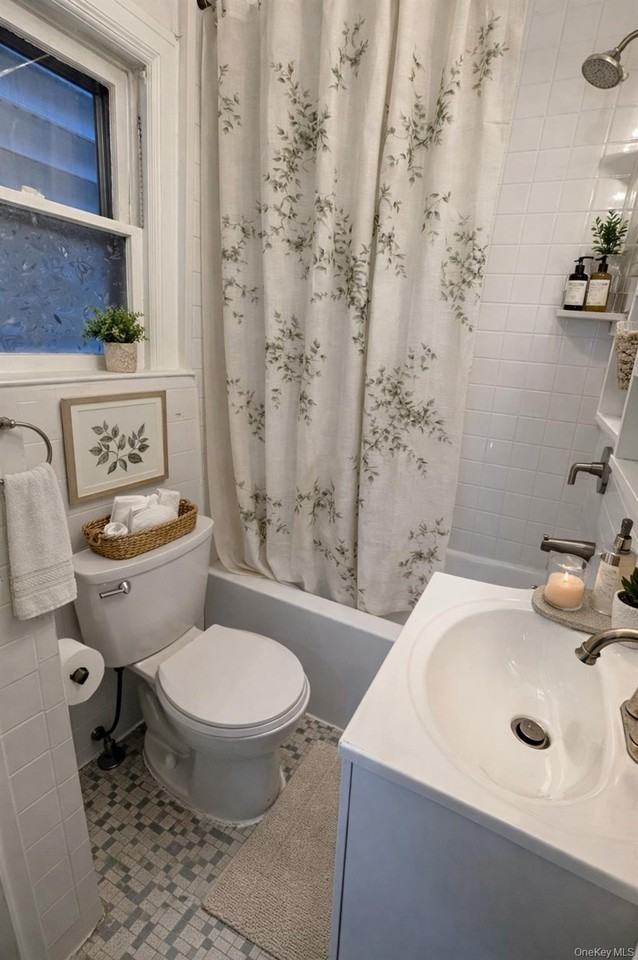 7155 71st Pl - Photo 4 of 5