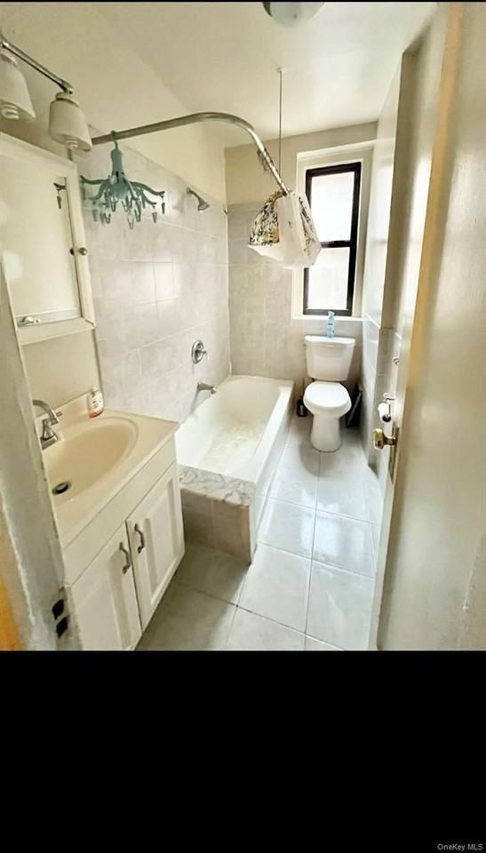 2187 Holland Ave Apt 2l - Photo 6 of 12
