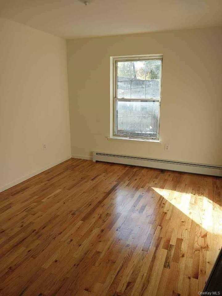 351 Jackson St Apt 3 - Photo 3 of 5