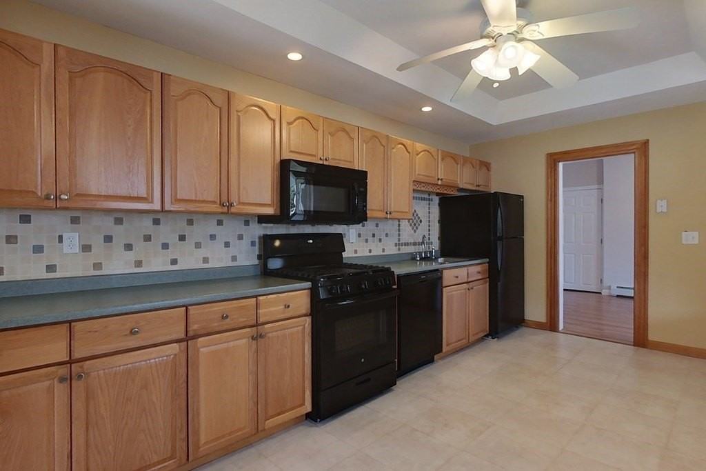 520 Main St Unit A - Photo 3 of 27