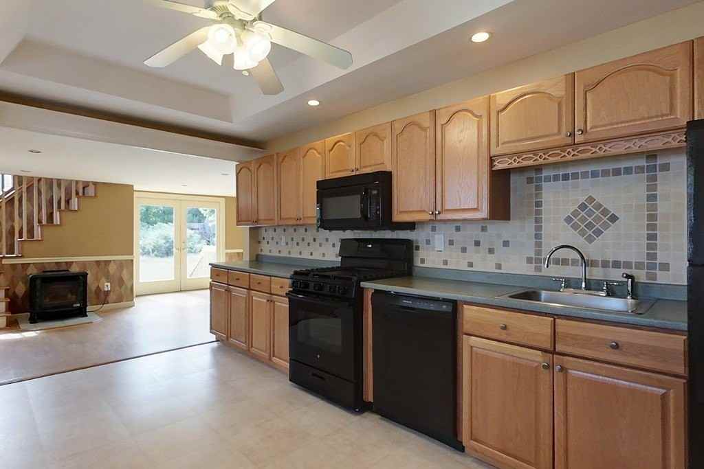 520 Main St Unit A - Photo 4 of 27