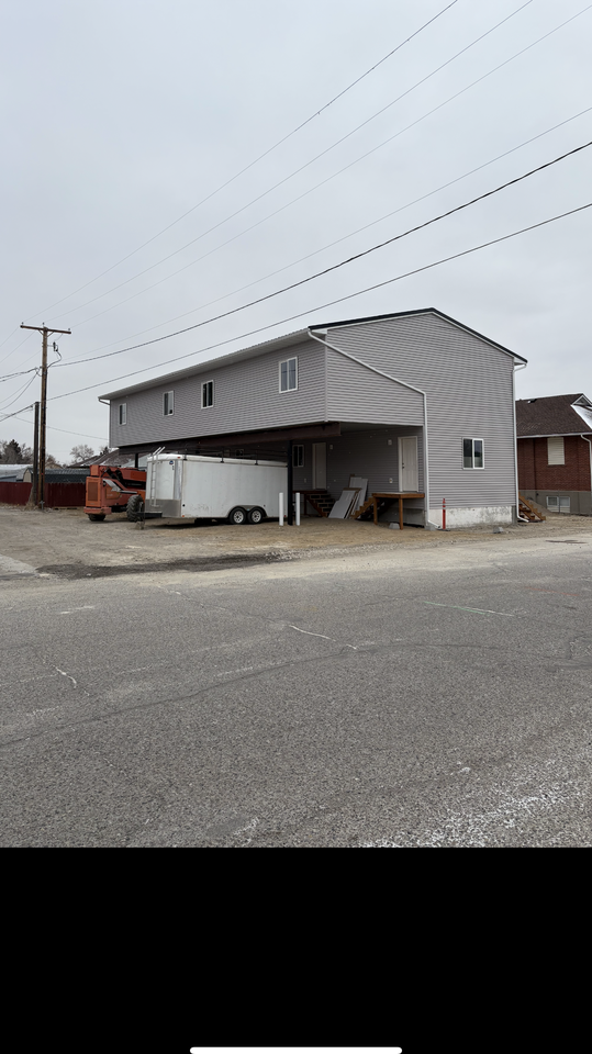 421 E Glendale St #1 - Photo 3 of 3