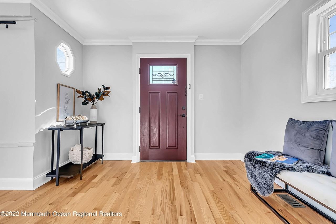 29 Monroe St - Photo 3 of 32