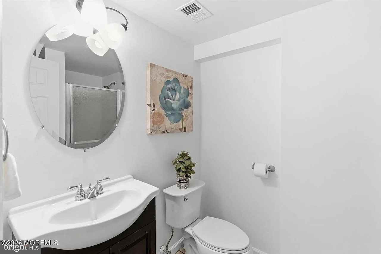 42 Monroe Ave - Photo 5 of 7