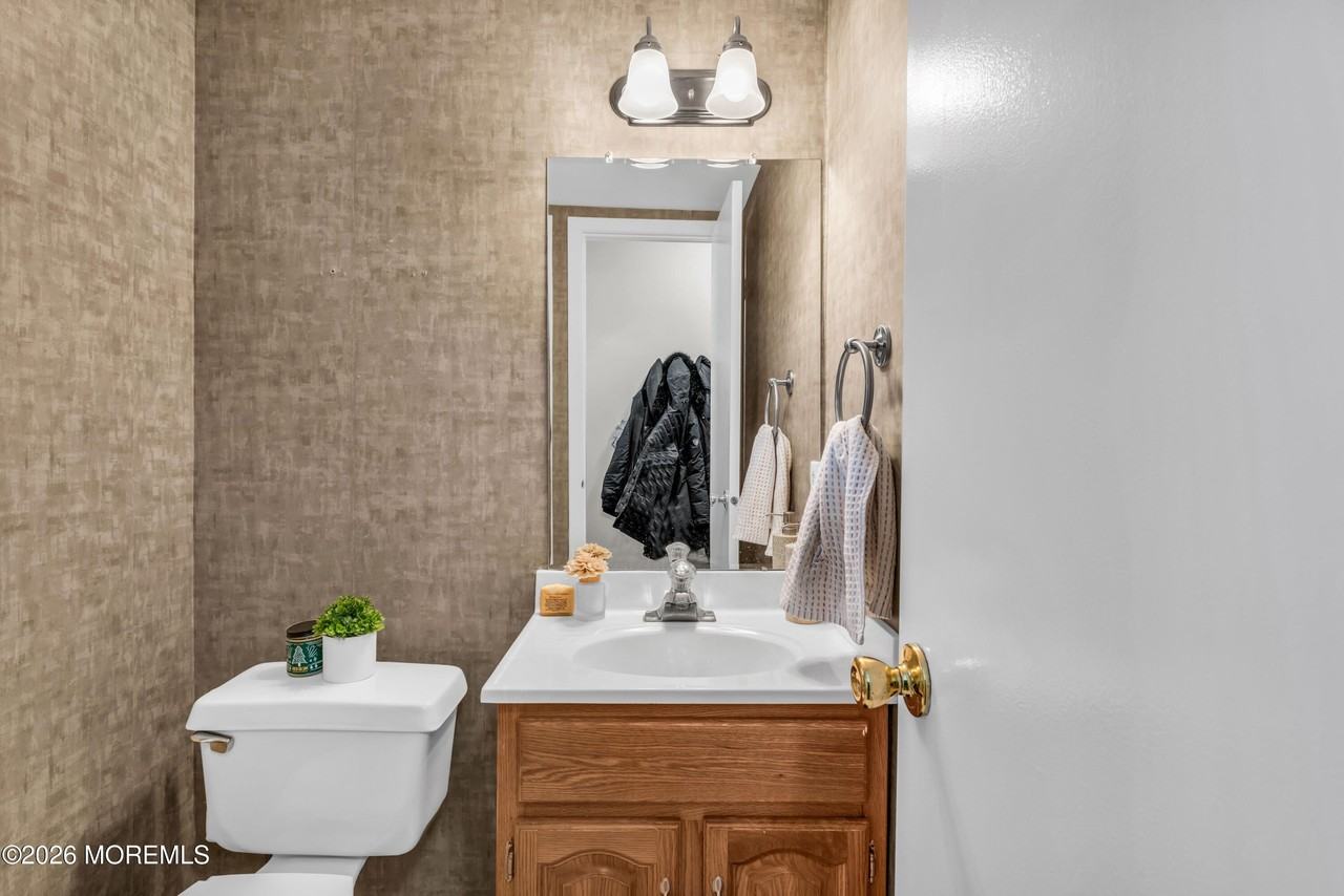 21 Dawn Ct - Photo 5 of 27