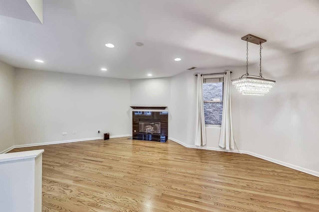 2851 N Southport Ave Apt D - Photo 3 of 20