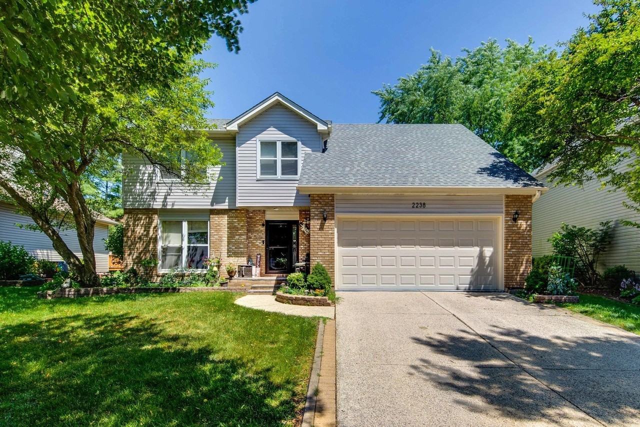 2238 Gleneagles Dr - Photo 2 of 35