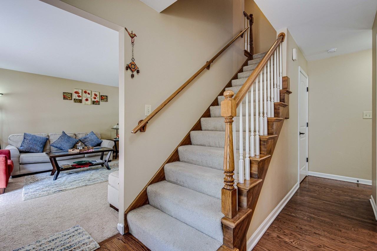 2238 Gleneagles Dr - Photo 6 of 35