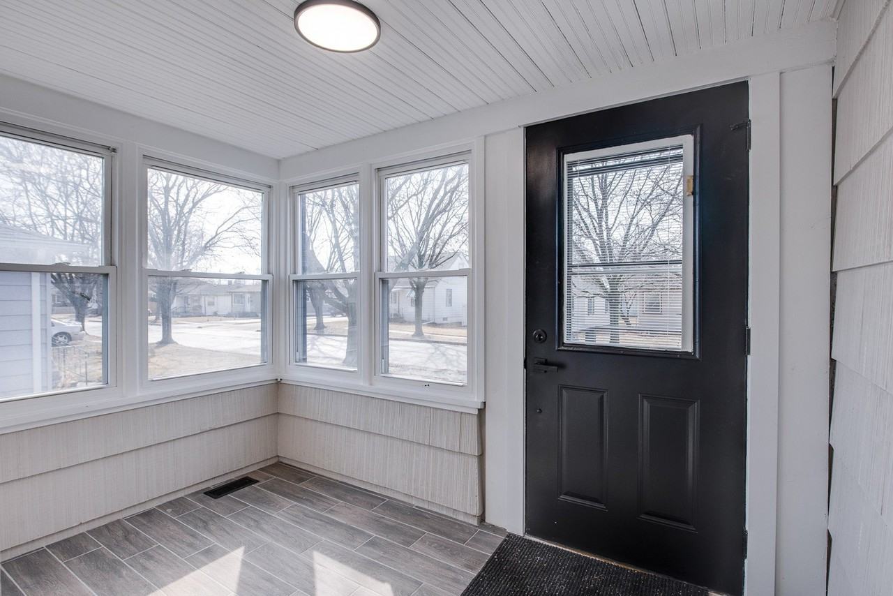 1520 N Prairie Ave - Photo 2 of 21