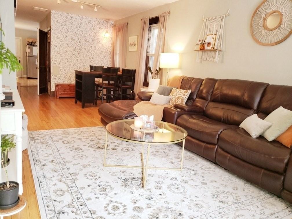 1530 W Diversey Pkwy Unit 1 - Photo 2 of 14