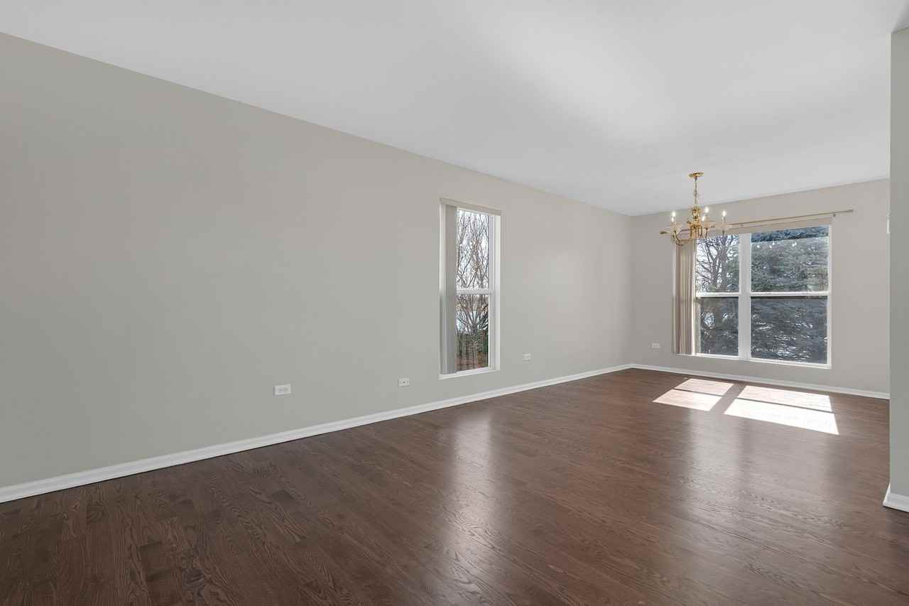 1421 Aster Ln - Photo 2 of 24