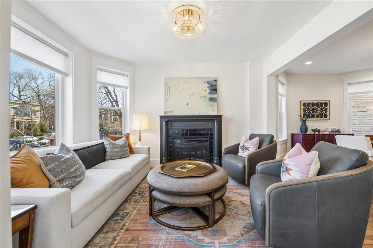 4912 N Winchester Ave - Photo 2 of 28