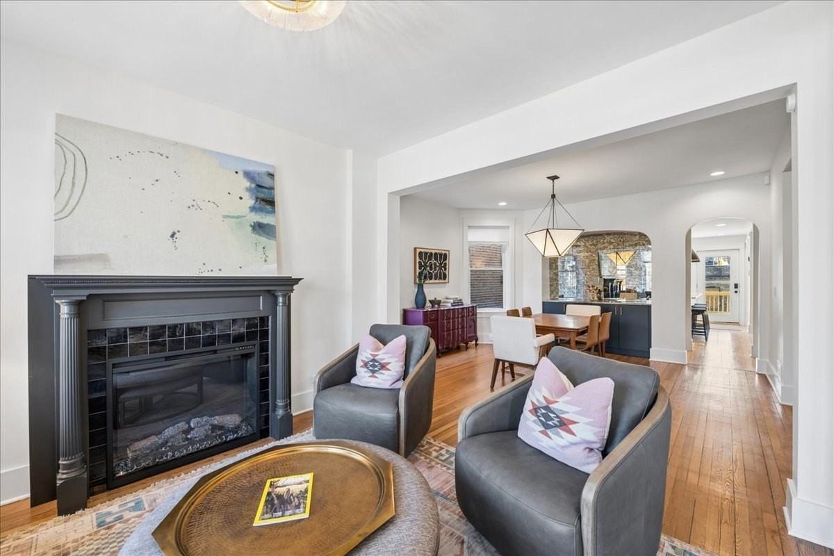 4912 N Winchester Ave - Photo 3 of 28