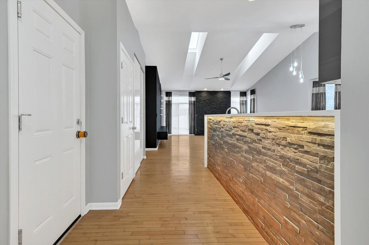 16516 W Apache Dr - Photo 4 of 40