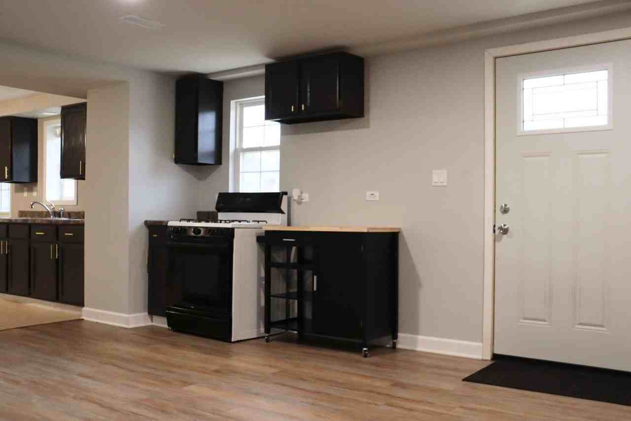 5N769 Pearson Dr Unit 2 - Photo 2 of 15