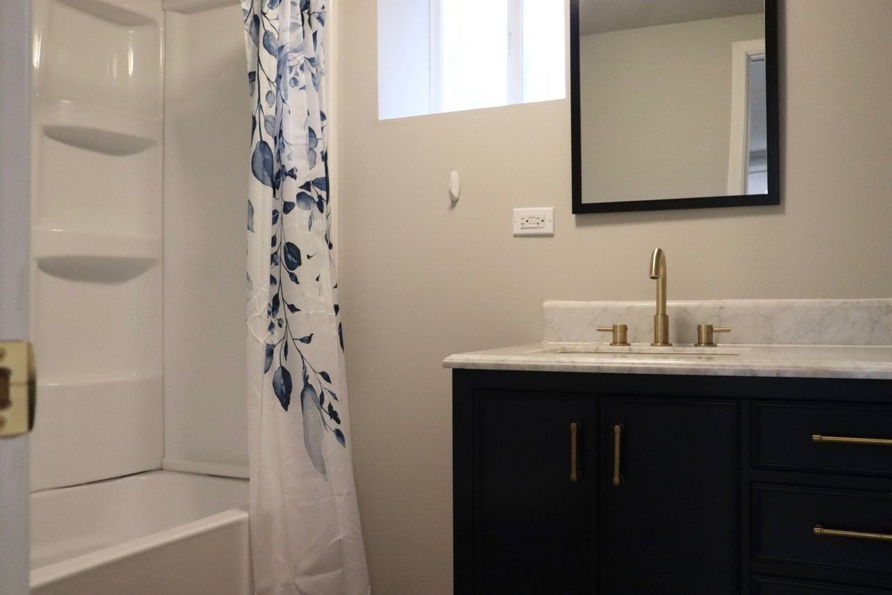 5N769 Pearson Dr Unit 2 - Photo 5 of 15