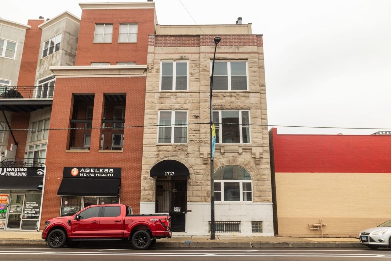 1727 N Clybourn Ave Apt 2 - Photo 2 of 21