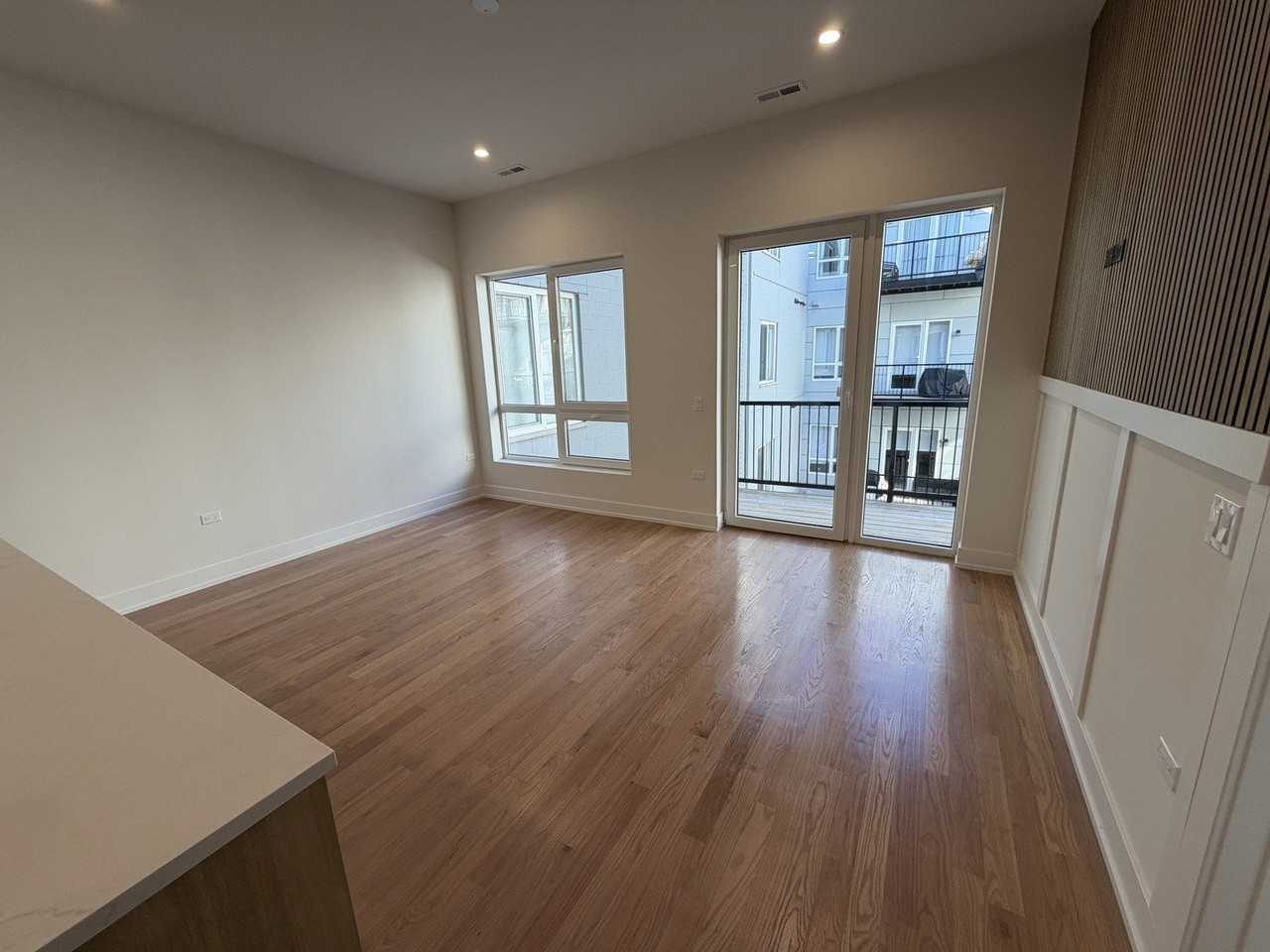 2127 W Madison St Apt 409 - Photo 7 of 15