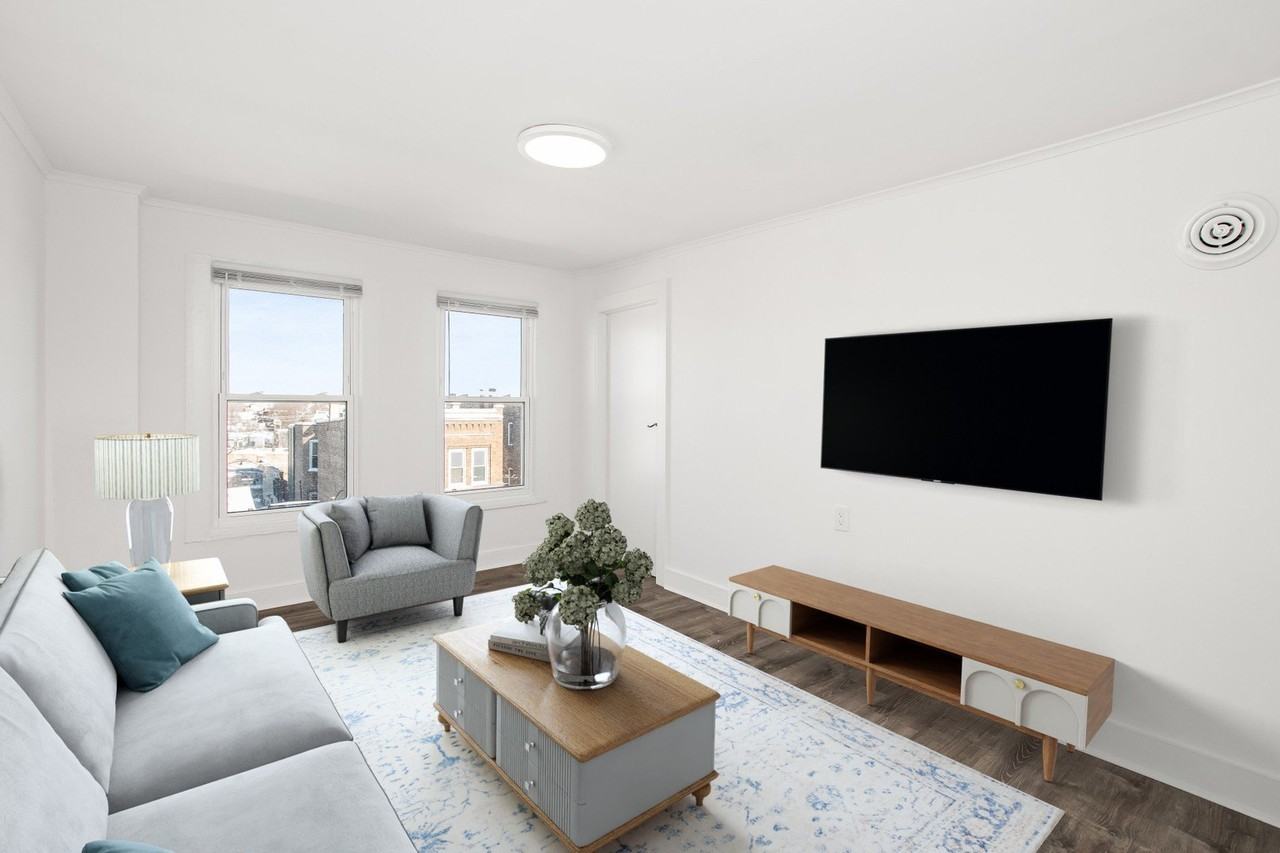 1919 W Chicago Ave Apt 4 - Photo 2 of 19