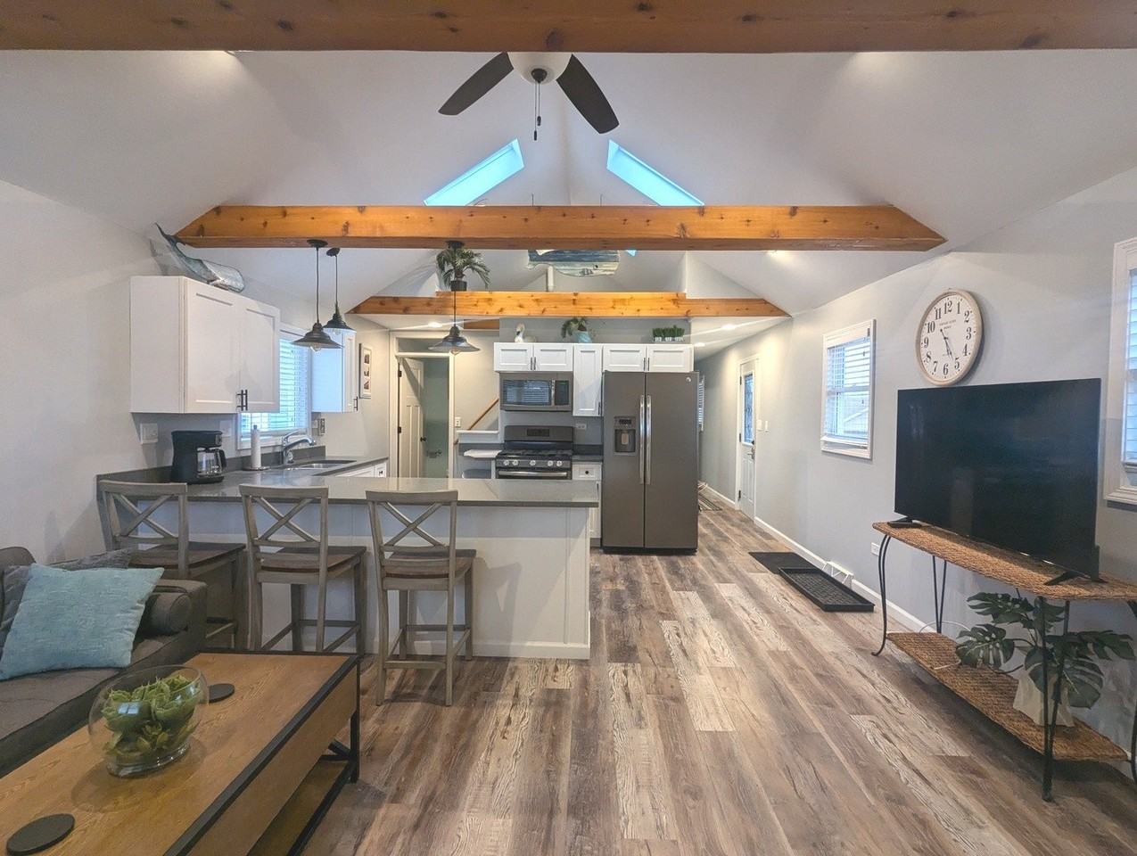 1708 N Center St - Photo 4 of 17