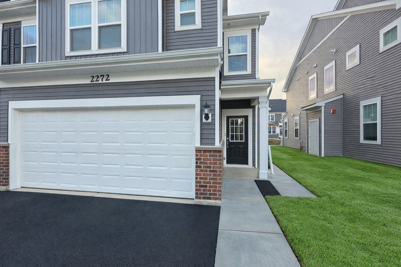 2272 Horseshoe Cir Unit 09004 - Photo 4 of 30