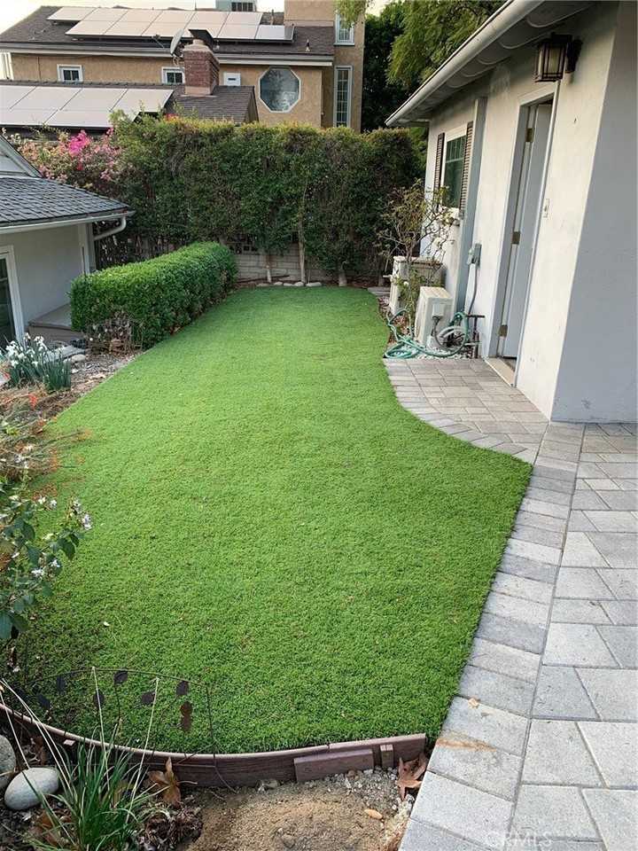 325 Sturtevant Dr - Photo 7 of 8