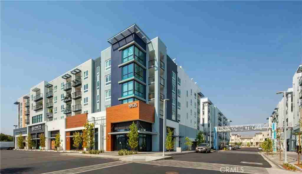 19525 Nordhoff St #25-110 - Photo 4 of 28