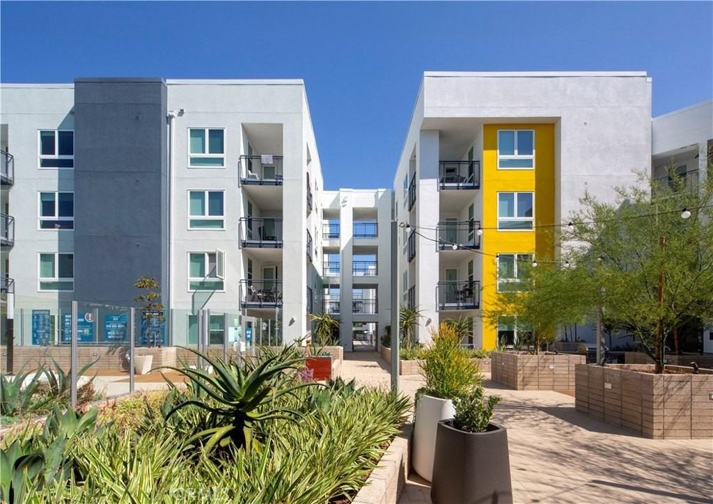 19525 Nordhoff St #25-110 - Photo 7 of 28