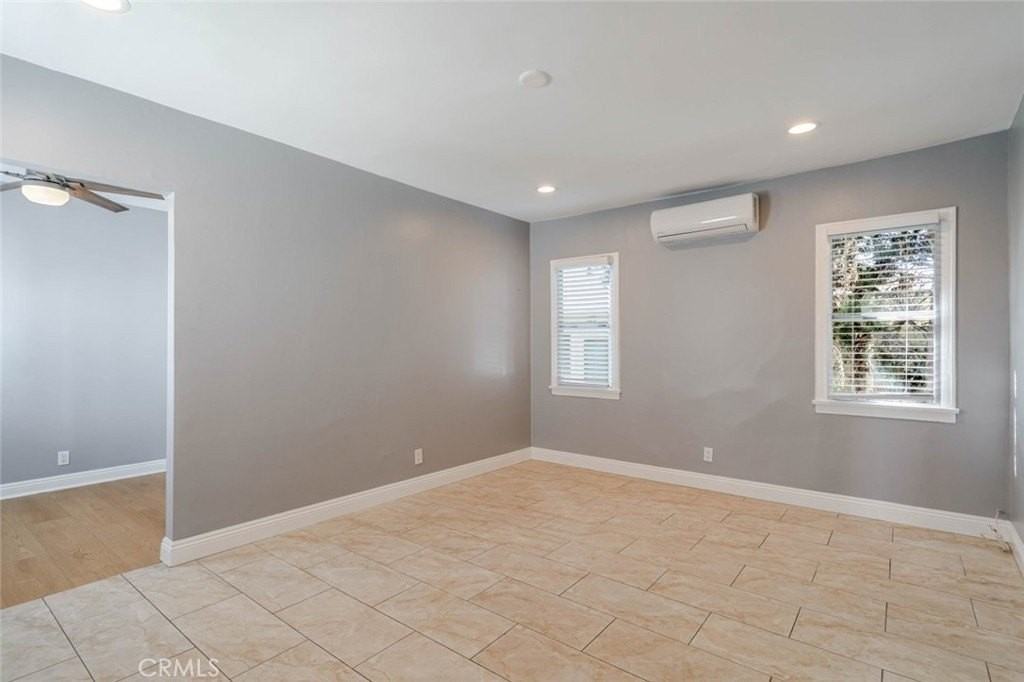 1049 Western Ave #B - Photo 5 of 21