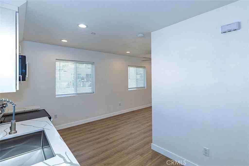 2013 Walnut St - Photo 2 of 19