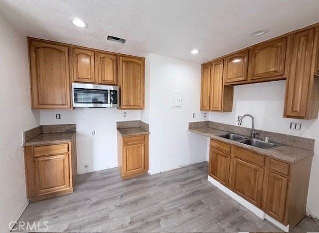 1072 N Clifford Ave #C - Photo 2 of 4