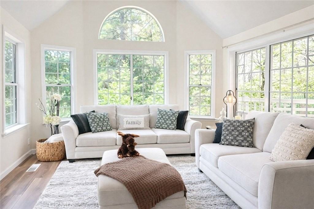 27313 Pinewood Dr - Photo 4 of 20