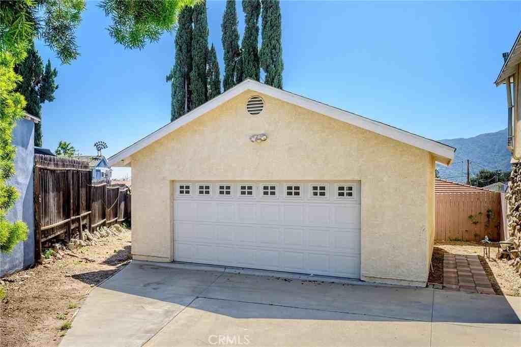 2526 Foothill Blvd - Photo 2 of 38