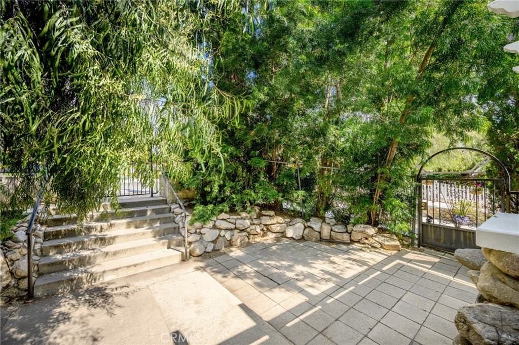 2526 Foothill Blvd - Photo 6 of 38