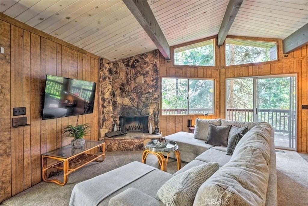 607 E Victoria Ct - Photo 4 of 27