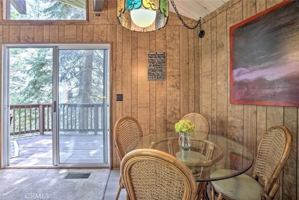 607 E Victoria Ct - Photo 7 of 27