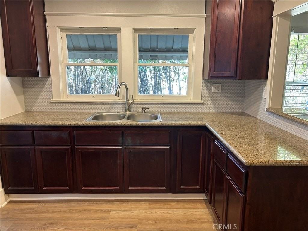 246 W 4th St - Photo 6 of 21