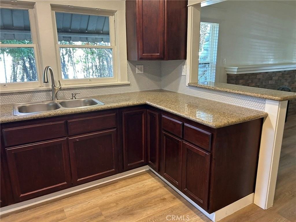 246 W 4th St - Photo 7 of 21