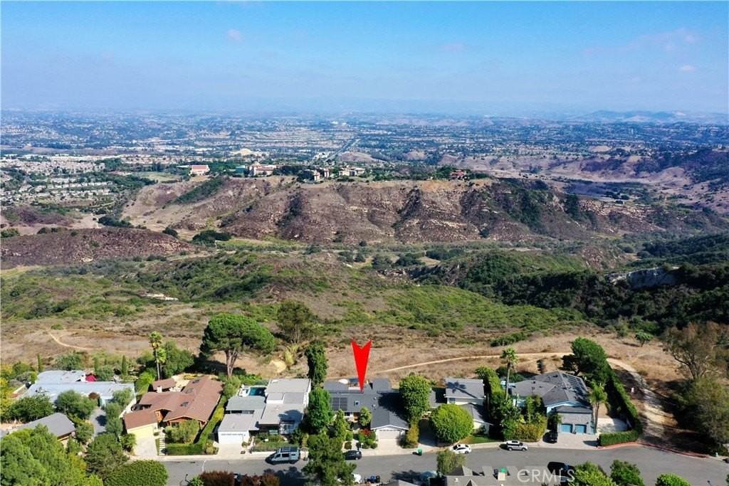 3064 Nestall Rd - Photo 3 of 32