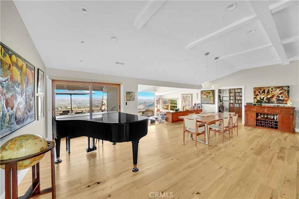 3064 Nestall Rd - Photo 7 of 32