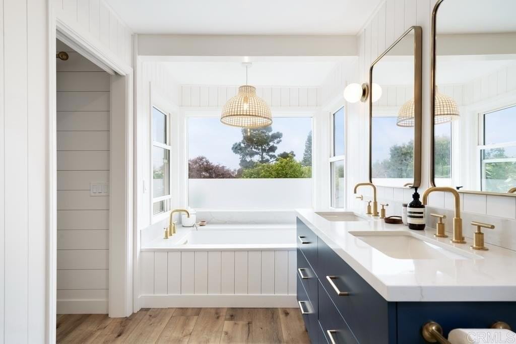 561 N Rios Ave - Photo 6 of 11