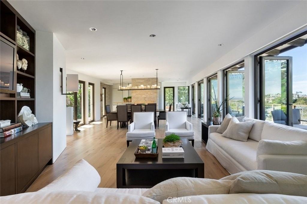 269 Emerald Bay - Photo 2 of 21