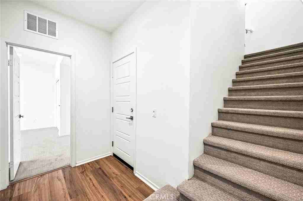 9560 Hammock Pl - Photo 4 of 49