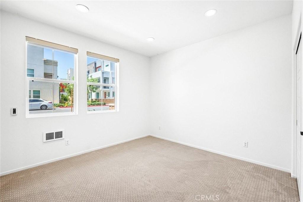 9560 Hammock Pl - Photo 5 of 49