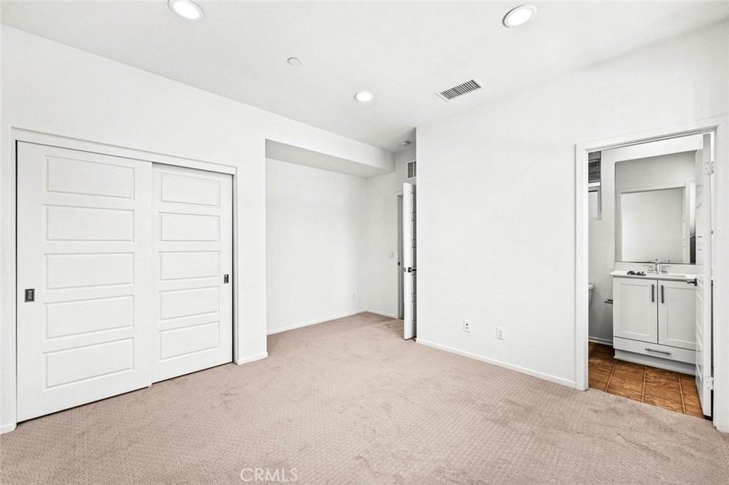 9560 Hammock Pl - Photo 6 of 49