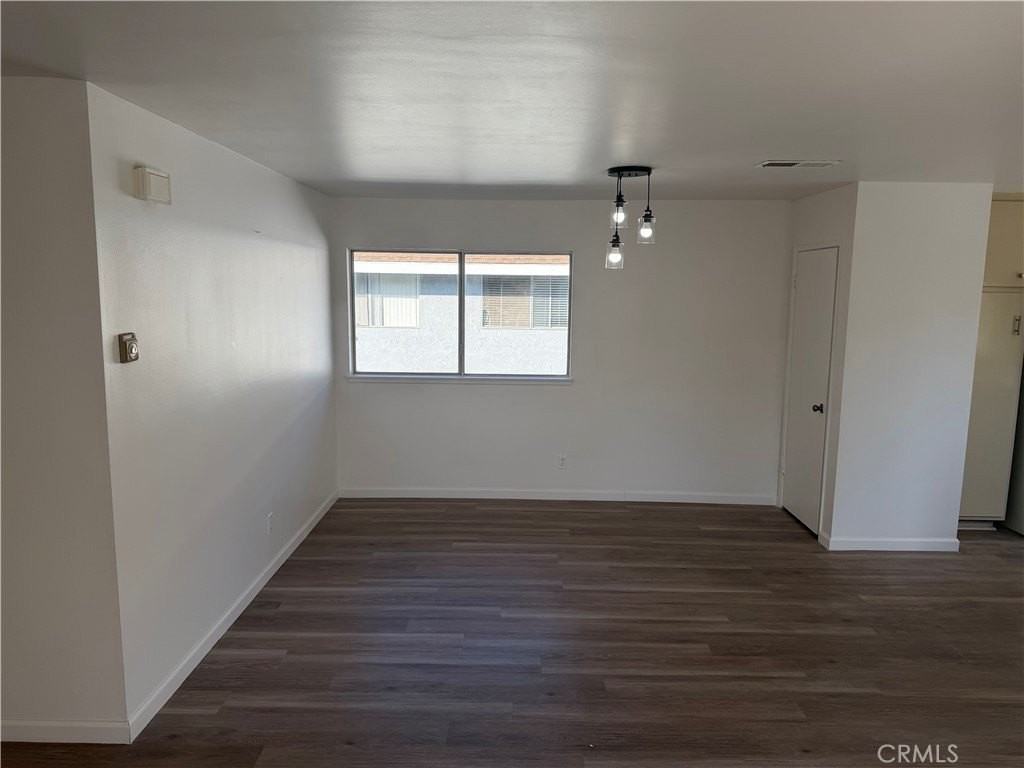 9594 Pettswood Dr - Photo 5 of 13