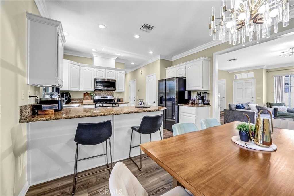 1849 10th Ave #E - Photo 7 of 28