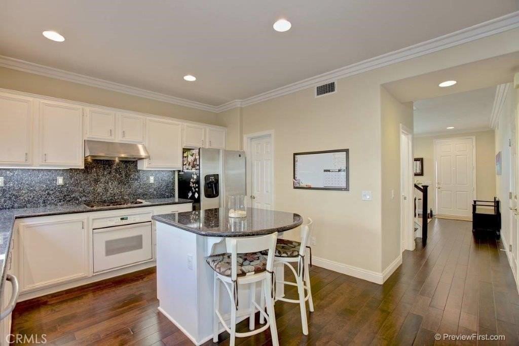 37 Dawn Ln - Photo 3 of 32